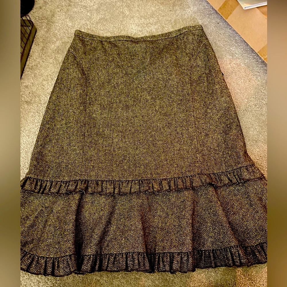 Ruffled LOFT skirt - adorable!!